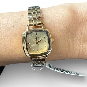 Invicta Wildflower
Women's Watch - 23mm, Gold
(69415)